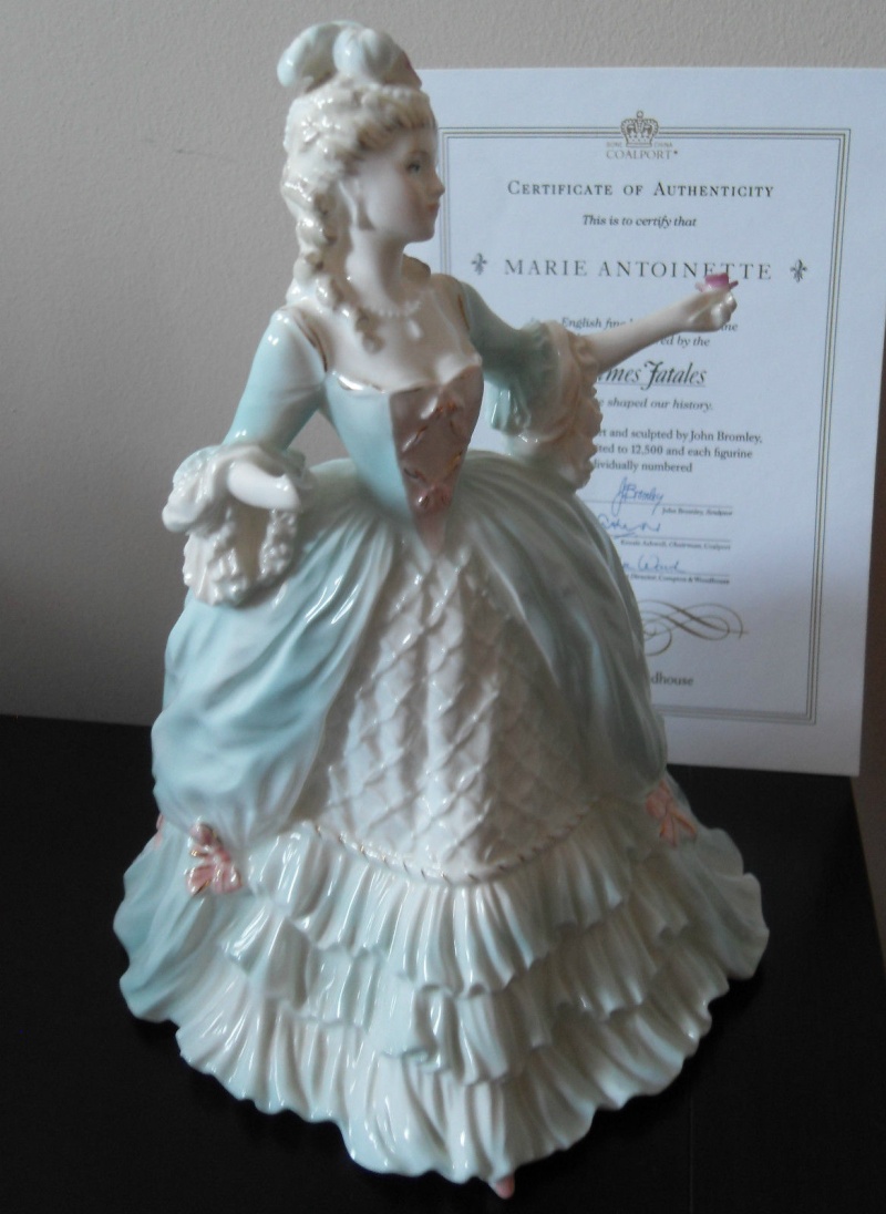 Collection : statuettes représentant Marie-Antoinette, ses proches et des figures du XVIIIe siècle _5724