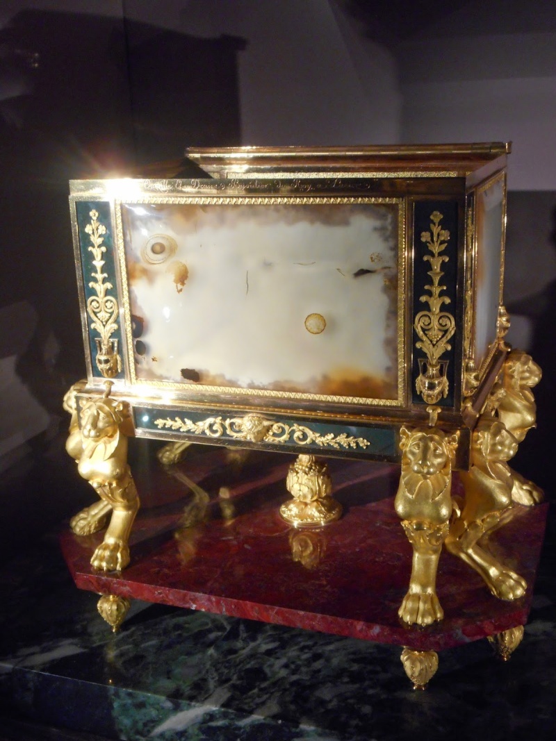 Le coffre à bijoux en or et agate de Marie Antoinette Dscn7410