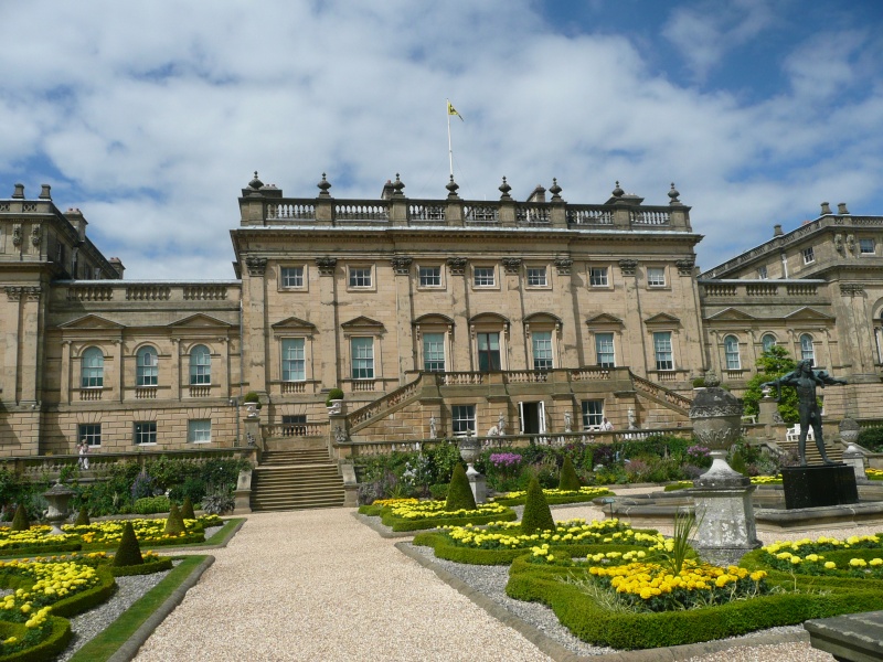 Des porcelaines de Sèvres et une horloge de Marie Antoinette à Leeds - Harewood House Exhibition Zhare10