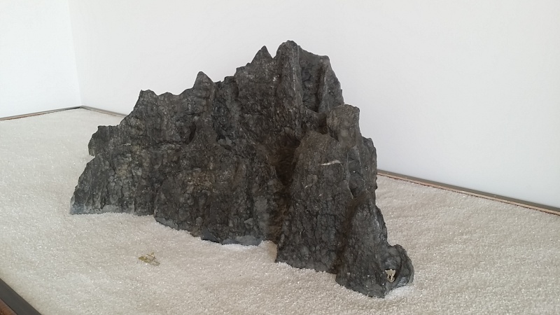 few mountain shape stones 20140746