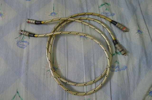 Wireworld Polaris Interconnect - 1m pair (SOLD) P1080830