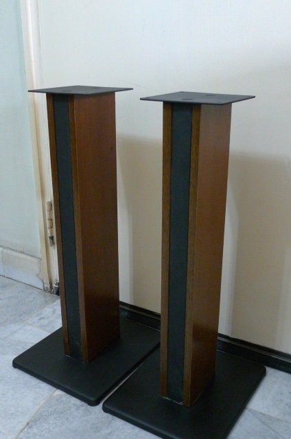 Speaker stand with wooden side panel-24 inch (SOLD) P1090210