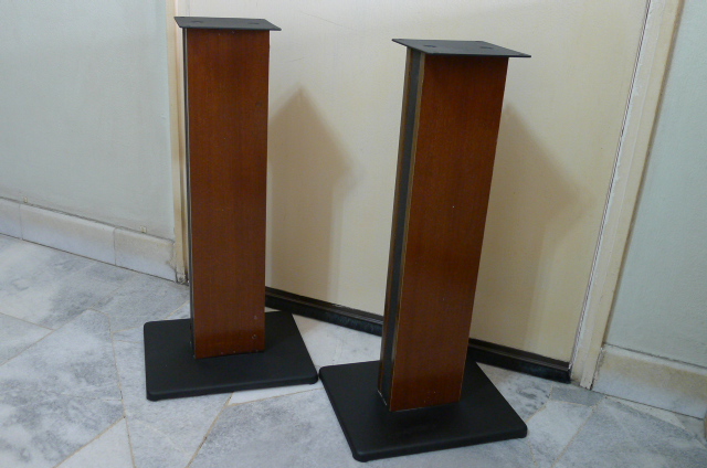 Speaker stand with wooden side panel-24 inch (SOLD) P1090211