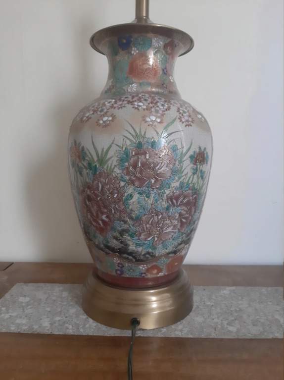 Another lamp/vase thing, any ideas, Chinese or Japanese   20220723