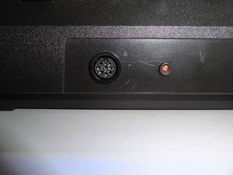 Comment puis-je brancher mon Atari 2600