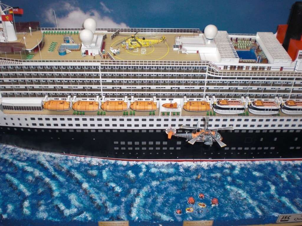 QUEEN MARY2 JSC 1:250 Galerie Cimg2167