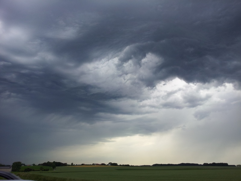 Etrange ciel d'orage - Lundi 9 Juin à Baulers (asperatus undalatus) 20140640