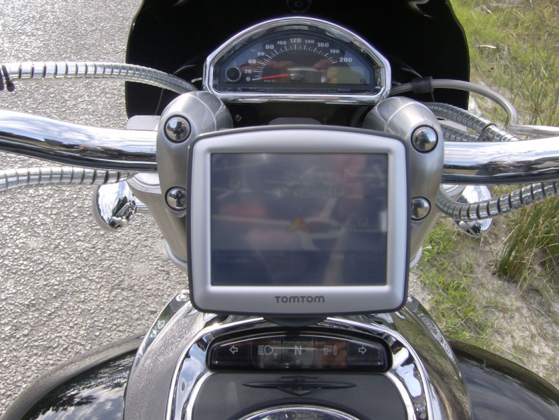 DIY GPS TomTom on the handlebar. Hpim2318