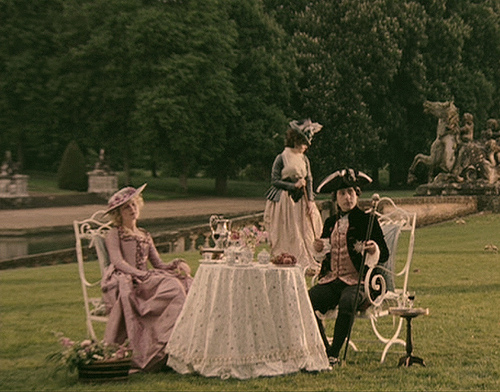 Marie Antoinette avec Kirsten Dunst (Sofia Coppola) - Page 2 Large10