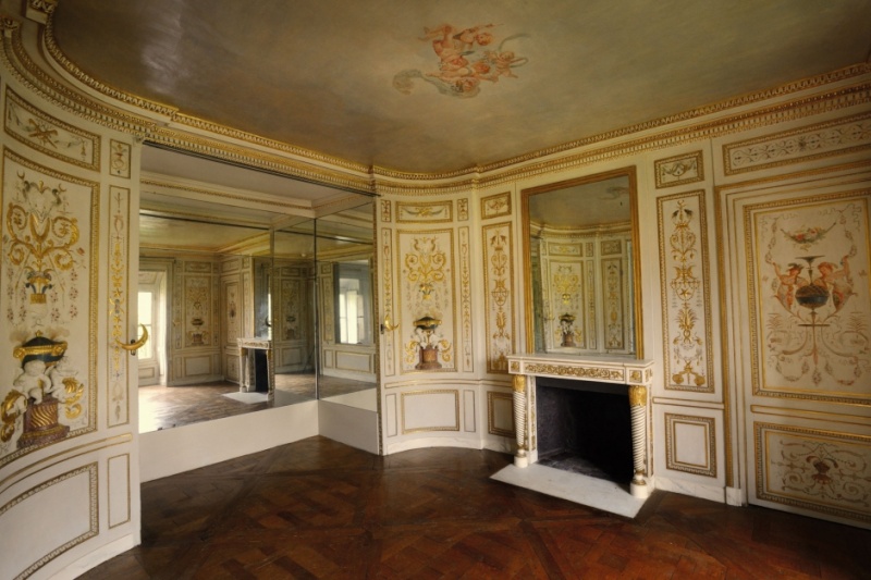 Appartement de Marie-Antoinette et Louis XVI à Fontainebleau - Page 2 Un-bou10