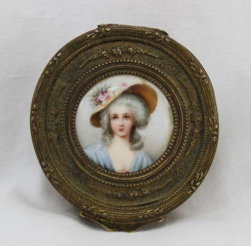 A vendre: miniatures de Marie Antoinette? Zpo10