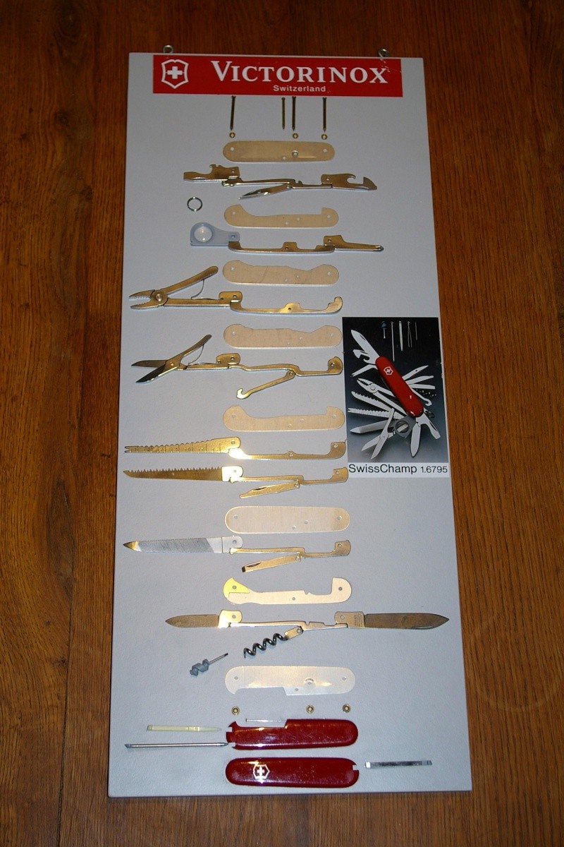 couteau suisse transparent Eclate10