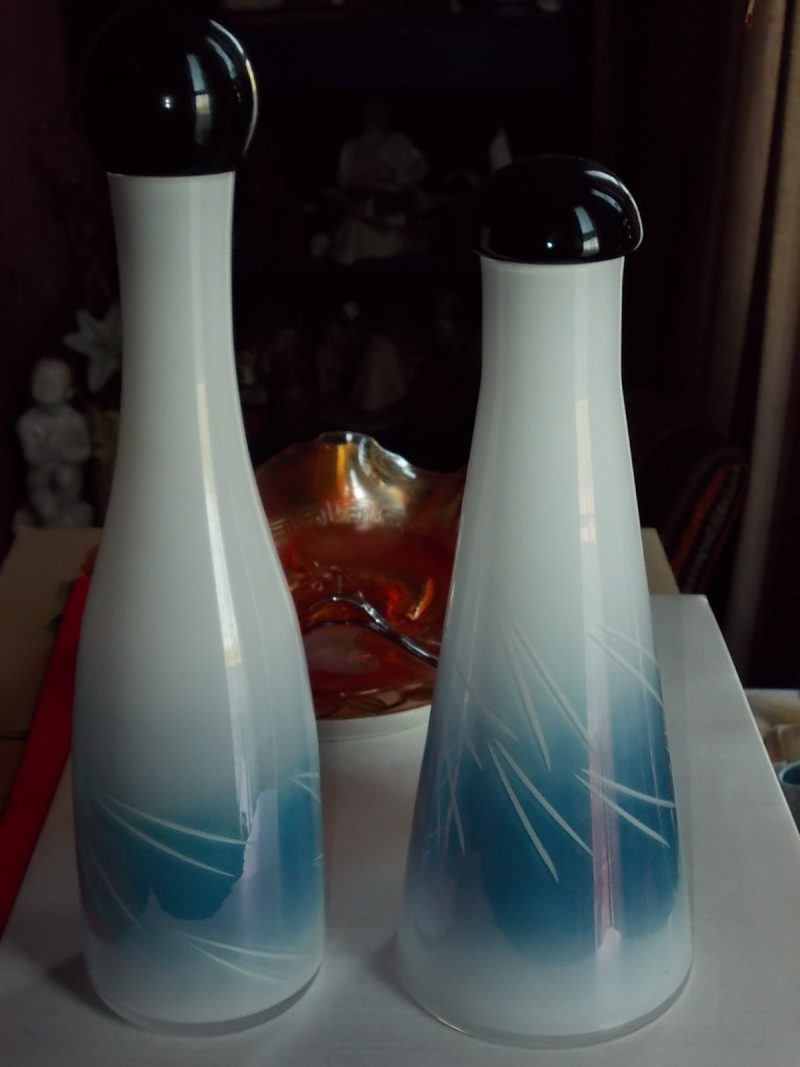 Modern Blue & White cut glass decantors Dscn0010