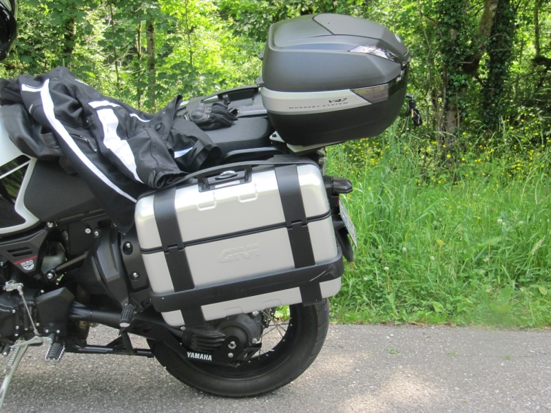 givi - Photos : bagagerie GIVI (top case + valises Trekker Img_0711