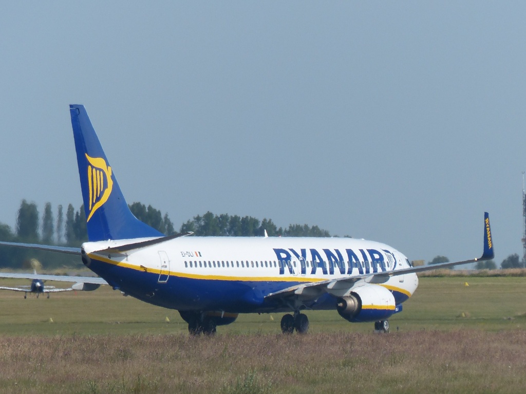 Boeing 737-8AS Ryanair EI-DLI le 21 juin 2014  P1080324