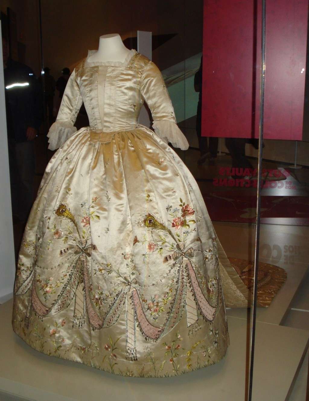 Robe attribuée à Mlle Bertin pour Marie-Antoinette (Royal Ontario Musuem) Moda_010