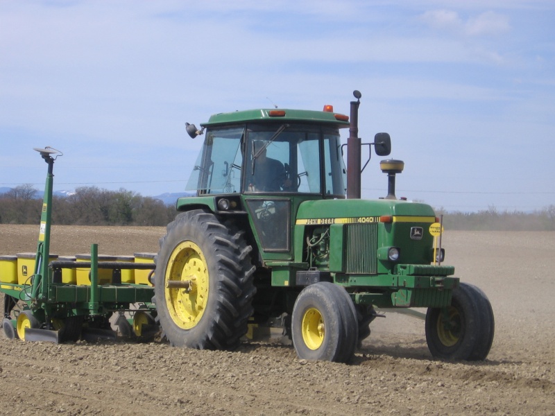 Photos de vos tracteurs - Page 2 Champs10