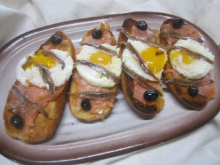 Petits pains aux œufs sur le plat + photos. 14882710