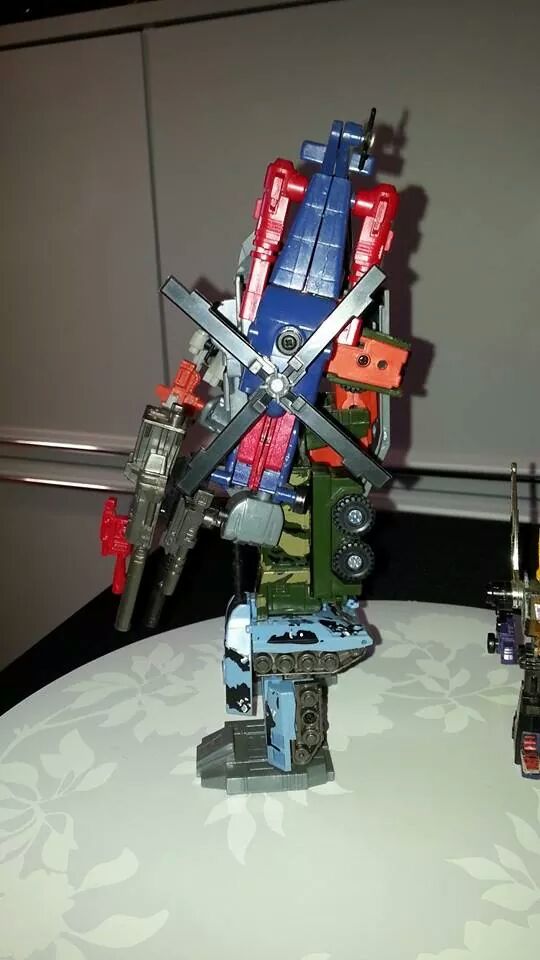 Collection Transformers de sylv1 (AOE, CHUG, TF PRIME, BH, MP, LABELS INDÉS ET G1.. ) Img_1340