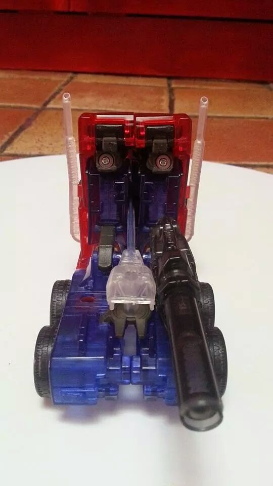 Collection Transformers de sylv1 (AOE, CHUG, TF PRIME, BH, MP, LABELS INDÉS ET G1.. ) Img_1345