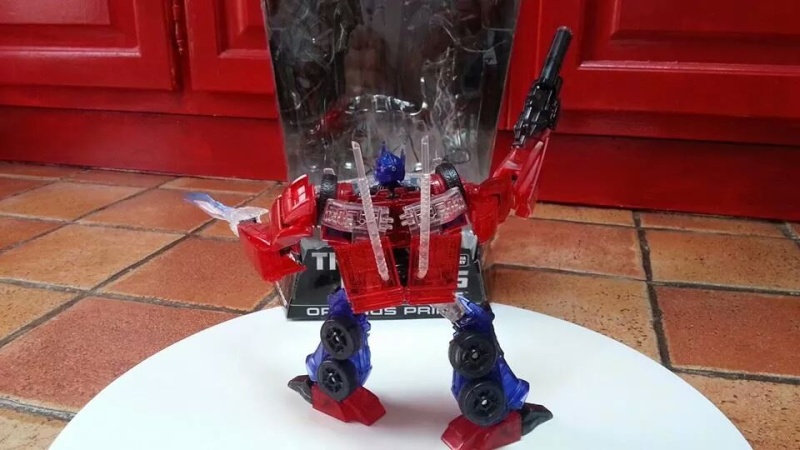 Collection Transformers de sylv1 (AOE, CHUG, TF PRIME, BH, MP, LABELS INDÉS ET G1.. ) Img_1348