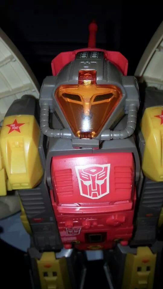 Collection Transformers de sylv1 (AOE, CHUG, TF PRIME, BH, MP, LABELS INDÉS ET G1.. ) Img_1434