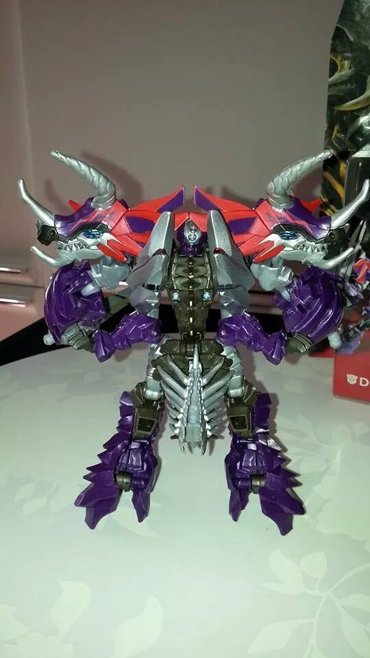 Collection Transformers de sylv1 (AOE, CHUG, TF PRIME, BH, MP, LABELS INDÉS ET G1.. ) Img_1565