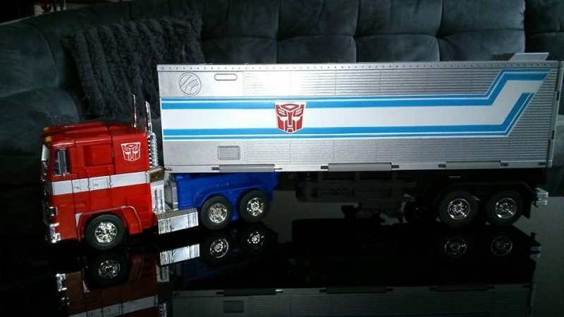 Collection Transformers de sylv1 (AOE, CHUG, TF PRIME, BH, MP, LABELS INDÉS ET G1.. ) Img_1636