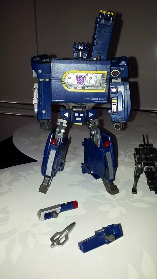 Collection Transformers de sylv1 (AOE, CHUG, TF PRIME, BH, MP, LABELS INDÉS ET G1.. ) Img_1654