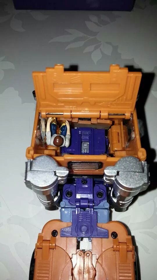 Collection Transformers de sylv1 (AOE, CHUG, TF PRIME, BH, MP, LABELS INDÉS ET G1.. ) Img_1720