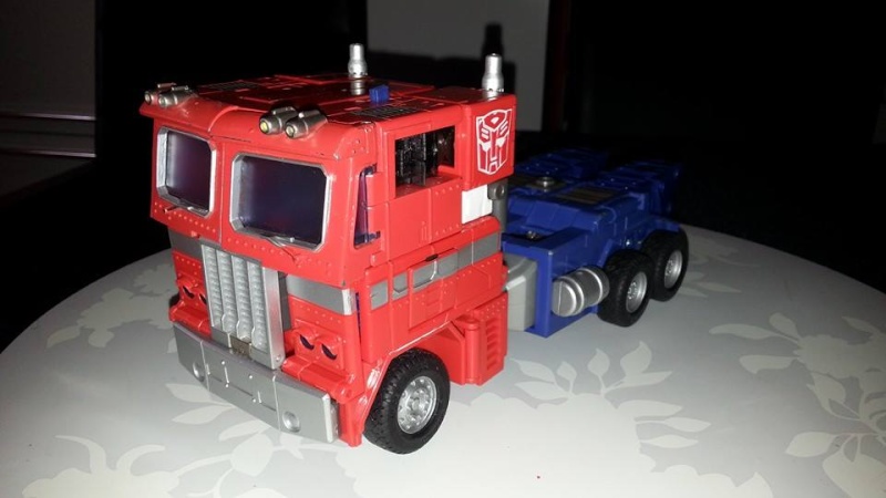 Collection Transformers de sylv1 (AOE, CHUG, TF PRIME, BH, MP, LABELS INDÉS ET G1.. ) Img_1734
