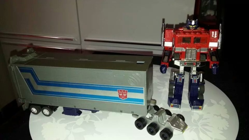 Collection Transformers de sylv1 (AOE, CHUG, TF PRIME, BH, MP, LABELS INDÉS ET G1.. ) Img_1934