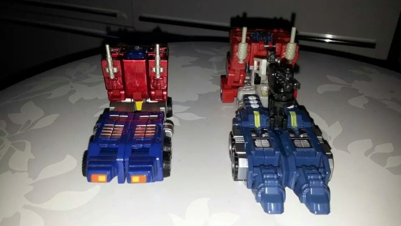 Collection Transformers de sylv1 (AOE, CHUG, TF PRIME, BH, MP, LABELS INDÉS ET G1.. ) Img_2122