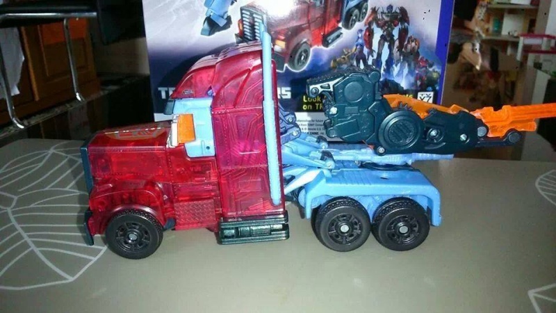 Collection Transformers de sylv1 (AOE, CHUG, TF PRIME, BH, MP, LABELS INDÉS ET G1.. ) Img_2218