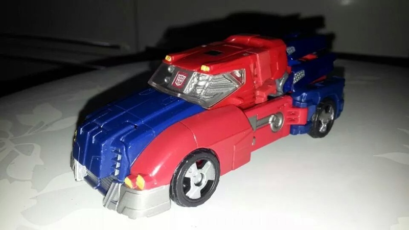 Collection Transformers de sylv1 (AOE, CHUG, TF PRIME, BH, MP, LABELS INDÉS ET G1.. ) Img_2713