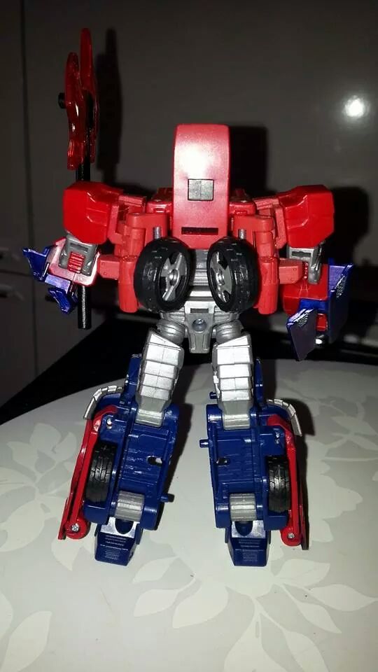 Collection Transformers de sylv1 (AOE, CHUG, TF PRIME, BH, MP, LABELS INDÉS ET G1.. ) Img_2719