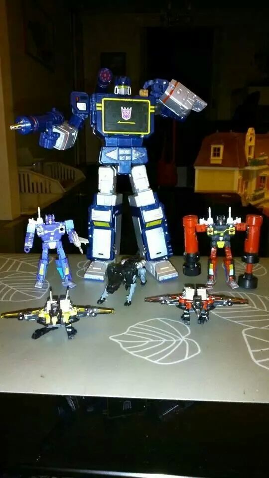 Collection Transformers de sylv1 (AOE, CHUG, TF PRIME, BH, MP, LABELS INDÉS ET G1.. ) Img_7511