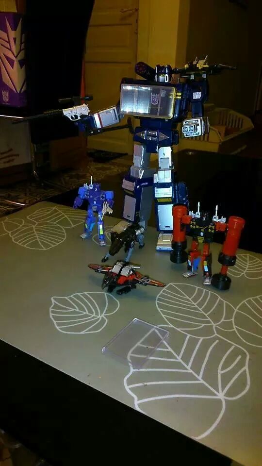 Collection Transformers de sylv1 (AOE, CHUG, TF PRIME, BH, MP, LABELS INDÉS ET G1.. ) Img_7512