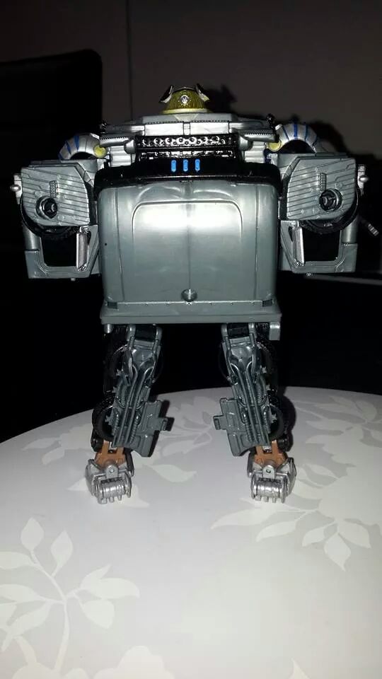 Collection Transformers de sylv1 (AOE, CHUG, TF PRIME, BH, MP, LABELS INDÉS ET G1.. ) - Page 2 Img_9711