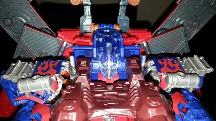Collection Transformers de sylv1 (AOE, CHUG, TF PRIME, BH, MP, LABELS INDÉS ET G1.. ) - Page 16 Img_9825
