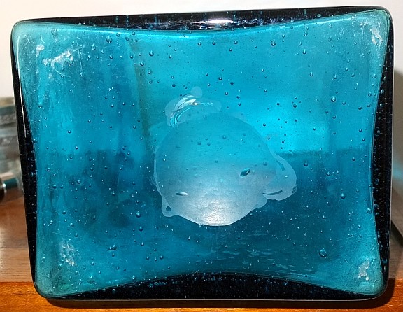 Large blue slab vase, any ideas please? Vase111