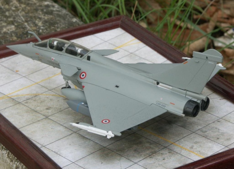 Rafale B - Dassault boutique... 1/72..... Pict0015