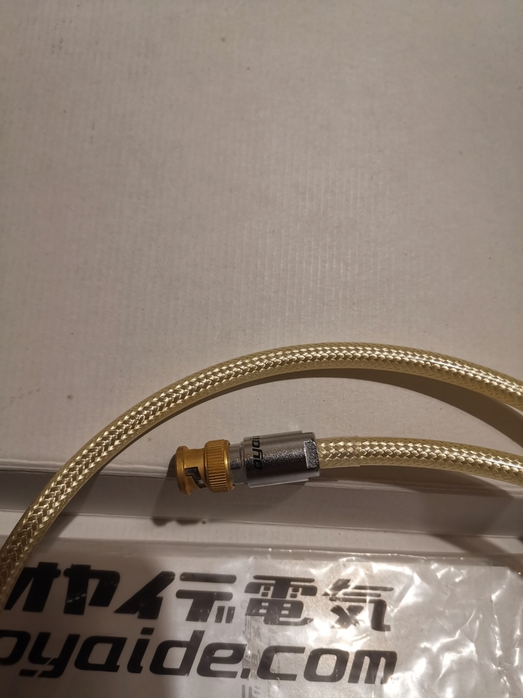 Oyaide DB510 1.3M Silver Core Digital Cable BNC (Sold) Img_2032