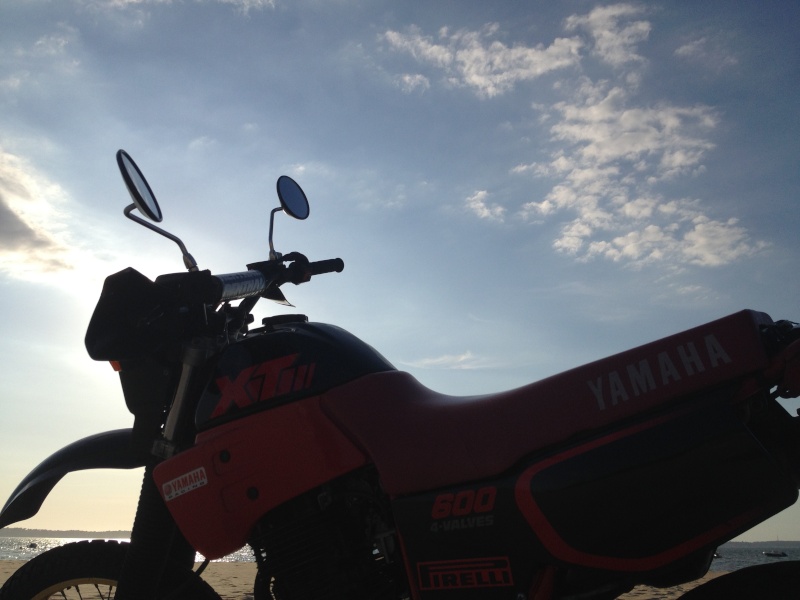 Concours Juin 2014 : "Votre moto et le ciel" Img_5010