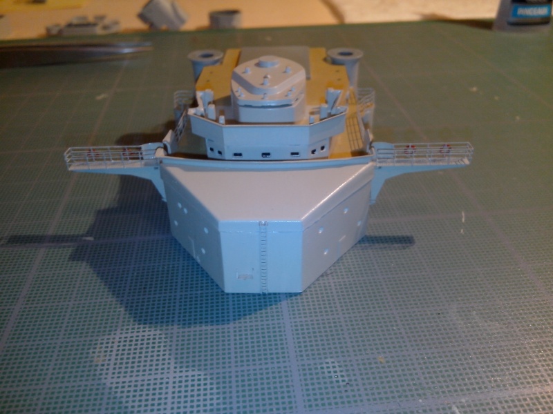 Bismarck par HellCat76 1/350 Academy, kit eduard - Page 3 Img_2077