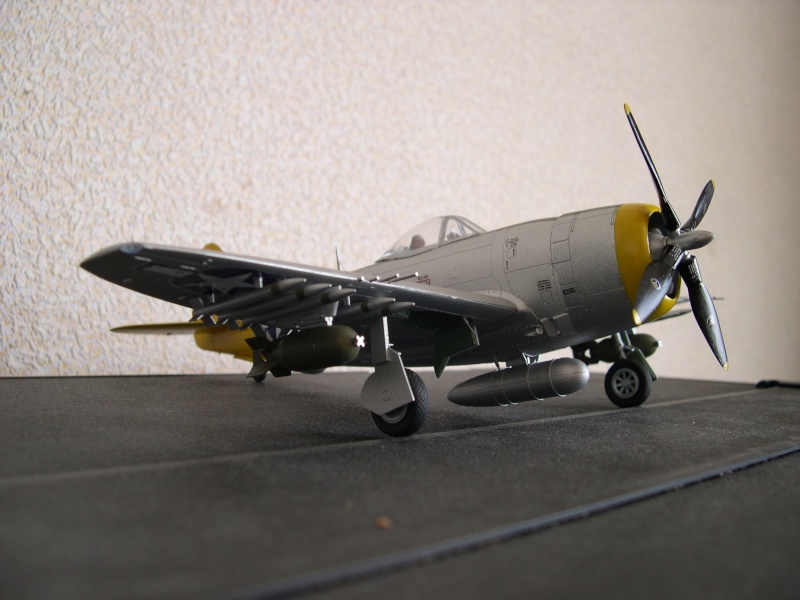 P 47 Thunderbolt Academy au 1/48e 47711