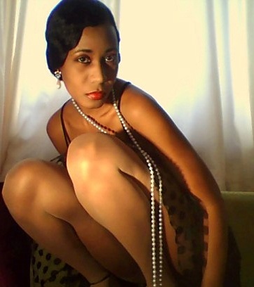 its official she's gorgeous 1940s_11