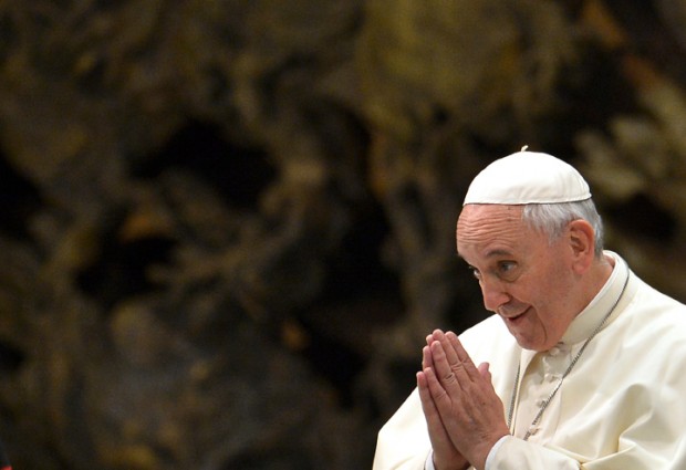 Le Pape François croit en la Théorie de l'Évolution ! Pape-f10