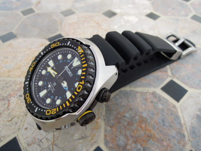 Revue montre Seiko Prospex Kinetic GMT diver 200 Dscn5913