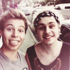 quelques photos de 5SOS  5sos_311